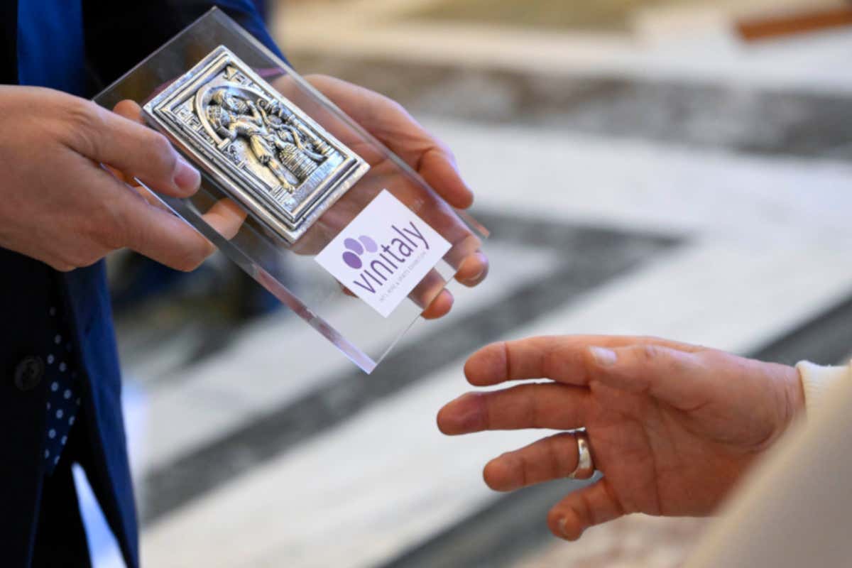 Veronafiere-Vinitaly in Udienza da Papa Francesco: «Vino, dono di Dio»