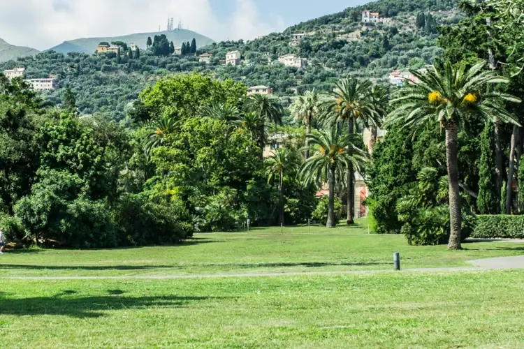 Il parco di Nervi&nbsp; Citt&agrave; bollenti, per Coldiretti c'&egrave; troppo poco verde pubblico