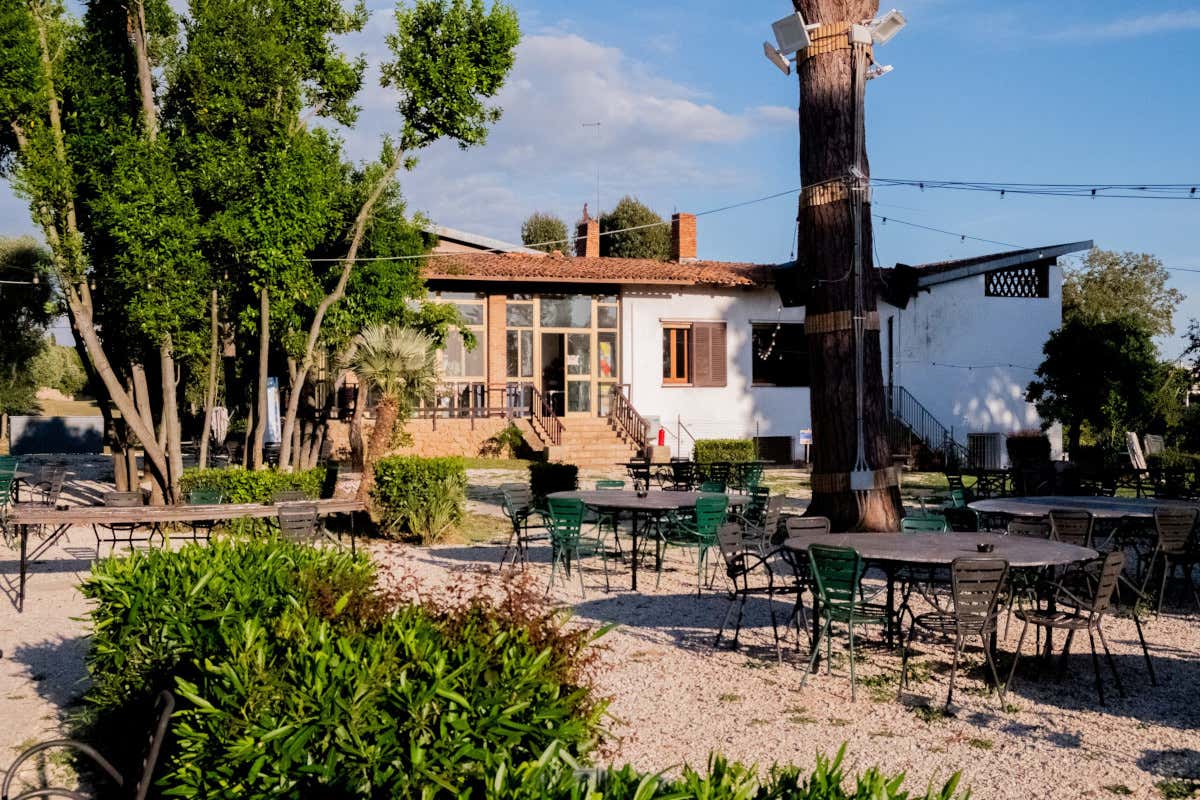 Cena all'aperto con buon cibo in un parco? Al Laurentino, a pochi minuti da Roma