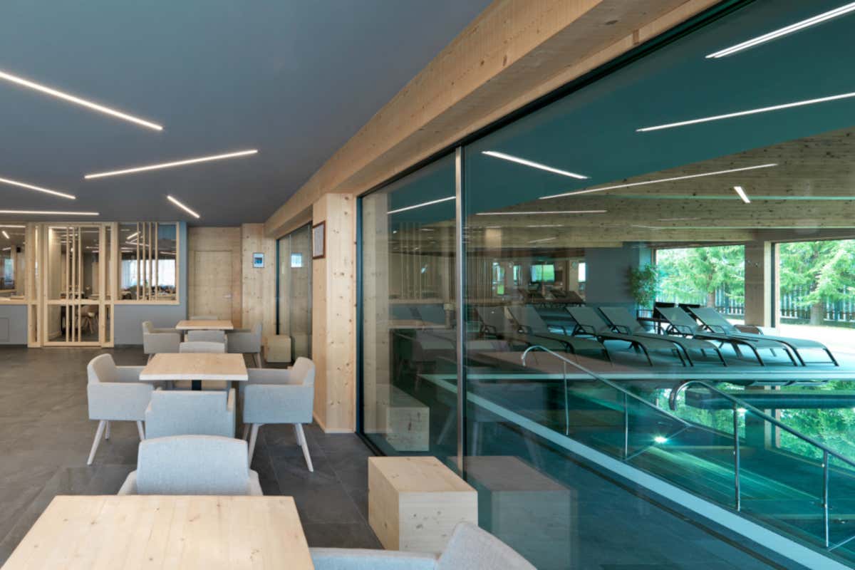 Dalle piste alla piscina: un hotel di montagna tra wellness e attività outdoor