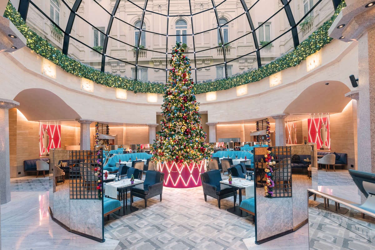 I migliori allestimenti natalizi 2023 degli hotel: Mandarin Oriental, Milan