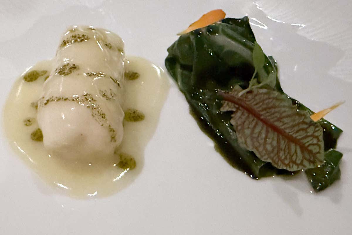 PRIMI RICORDI - Sogliola al burro con crema di chinotto di Savona, estratto di salvia e bieta - Hotel Parker's