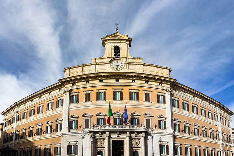 Monte Citorio, sede del Parlamento italiano - Sindacati e Confindustria da Draghi.Sul tavolo il blocco licenziamenti