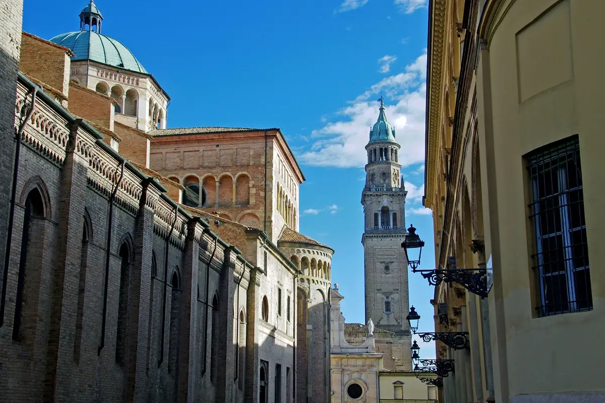 Scoprire Parma tra degustazioni di vini e castelli Cosa fai a Capodanno? Ecco 5 idee in Italia
