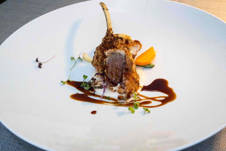 Le costolette d'agnello - Gli stagionati del del Parmigiano nei piatti stellati dell'Aroma