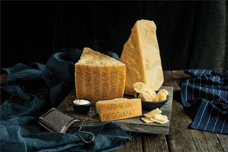 (Parmigiano Reggiano da record Nel 2019 38,4 milioni di euro di ricavi) (Parmigiano Reggiano da record Nel 2019 38,4 milioni di euro di ricavi)