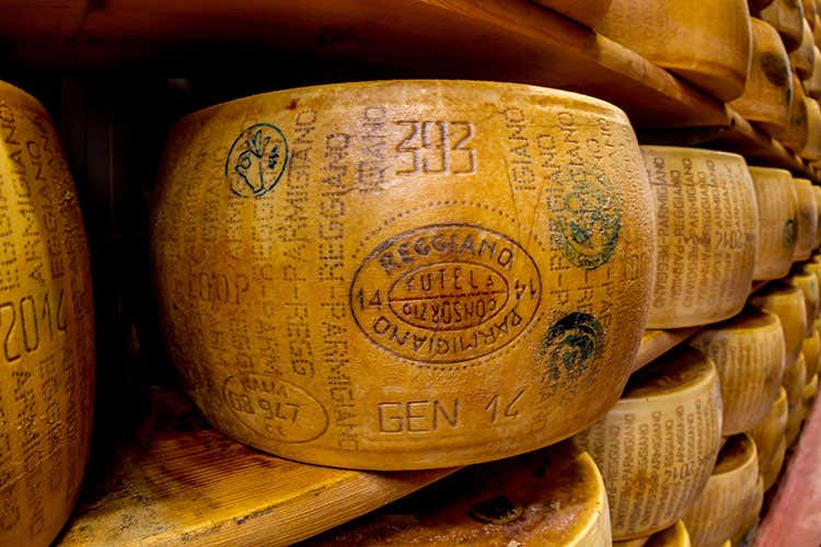  Le proteine e la naturale assenza di lattosio rendono il Parmigiano un alleato per una dieta sana - Selenio, dove trovarlo? Nel Parmigiano stagionato
