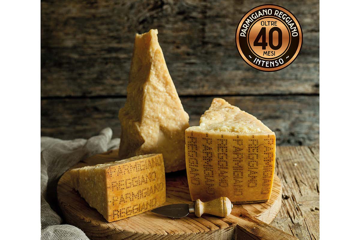 Lunghe stagionature di Parmigiano Reggiano La Nazionale del Parmigiano Reggiano in campo per la solidariet&agrave;