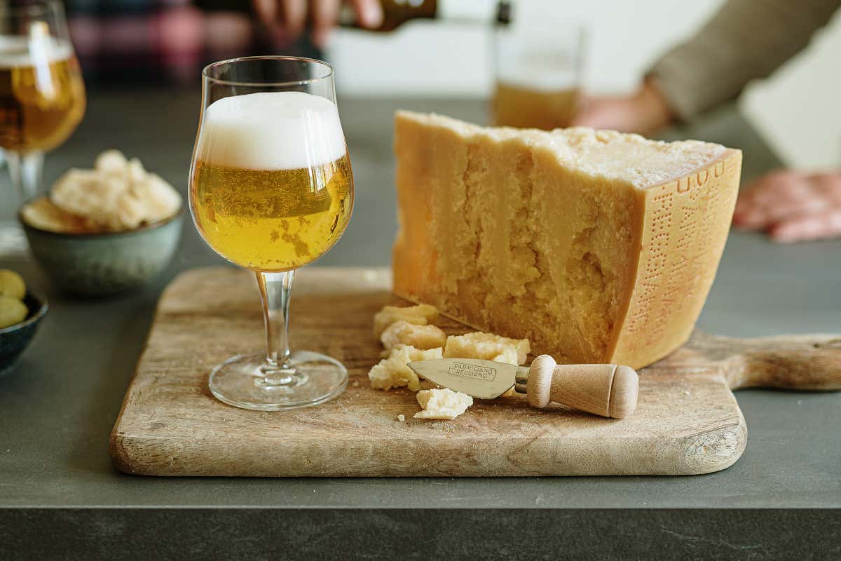 Sono consigliate birre leggere e floreali per le stagionature più giovani, mentre le stout e porter si accompagnano meglio a stagionature più evolute