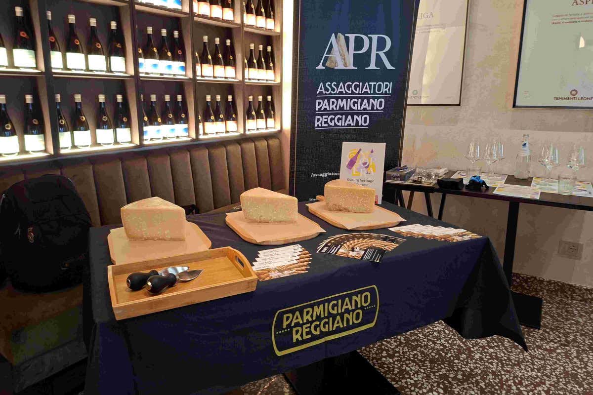 Il tempo come valore aggiunto nel Parmigiano Reggiano e nei vini della Valpolicella Il tempo come valore aggiunto nel Parmigiano Reggiano e nei vini della Valpolicella