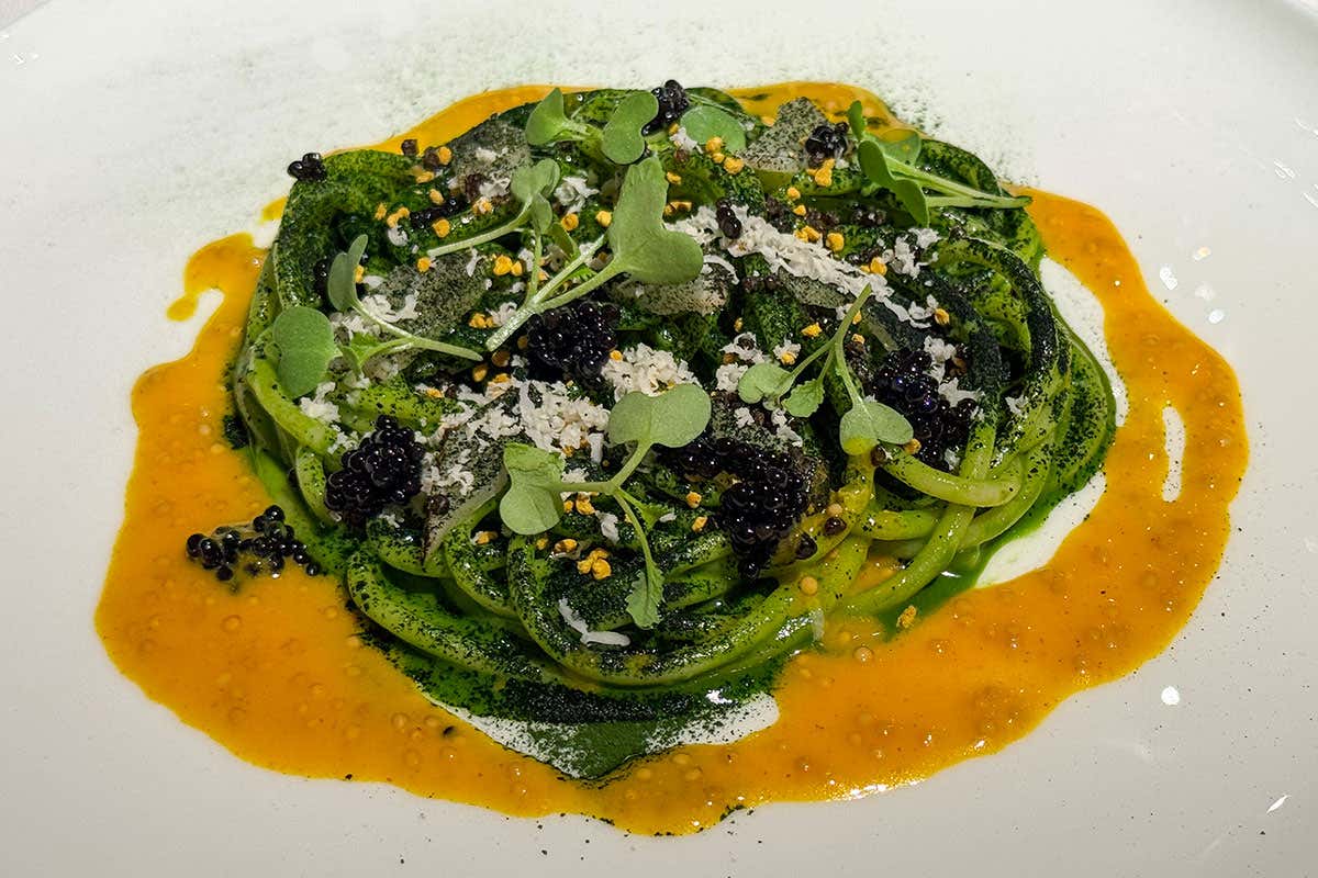 Lo chef che in Franciacorta firma un menu capace di raccontare l'Italia contemporanea Lo chef che in Franciacorta firma un menu capace di raccontare l'Italia contemporanea