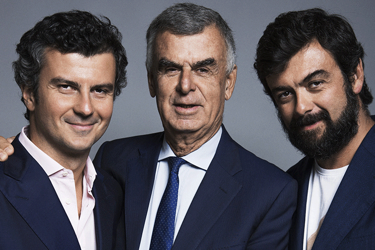 Alessandro, Umberto e Riccardo Pasqua (Pasqua, Amarone Mai dire Mai 3 Bicchieri anche all’annata 2012) Alessandro, Umberto e Riccardo Pasqua (Pasqua, Amarone Mai dire Mai 3 Bicchieri anche all’annata 2012)
