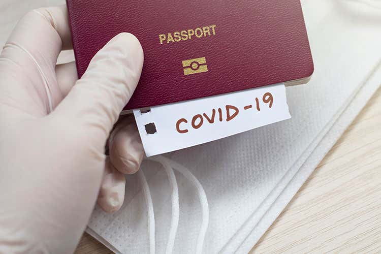 Federalberghi Lazio rilancia l'idea del passaporto vaccinale per la stagione 2021 - Vaccini, viaggi e certificazioni Passaporto sanitario per l'estate