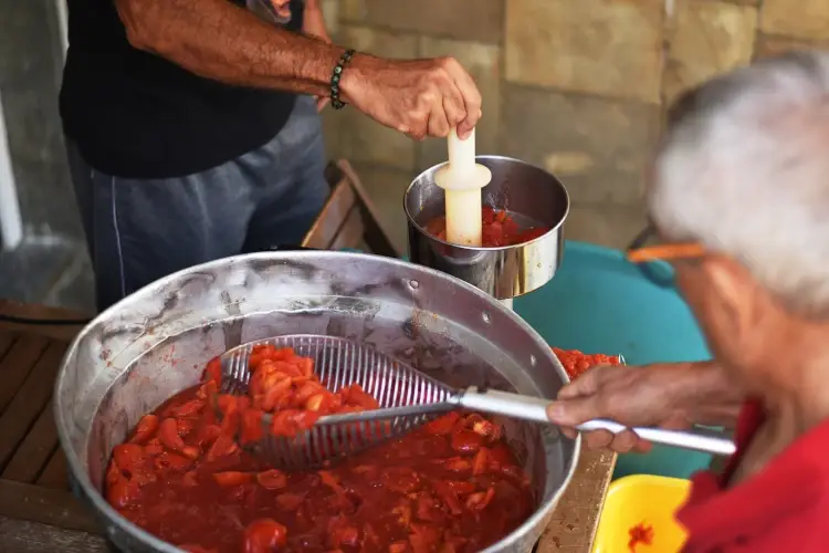 Chi sar&agrave; il re della passata di pomodoro fatta in casa?
