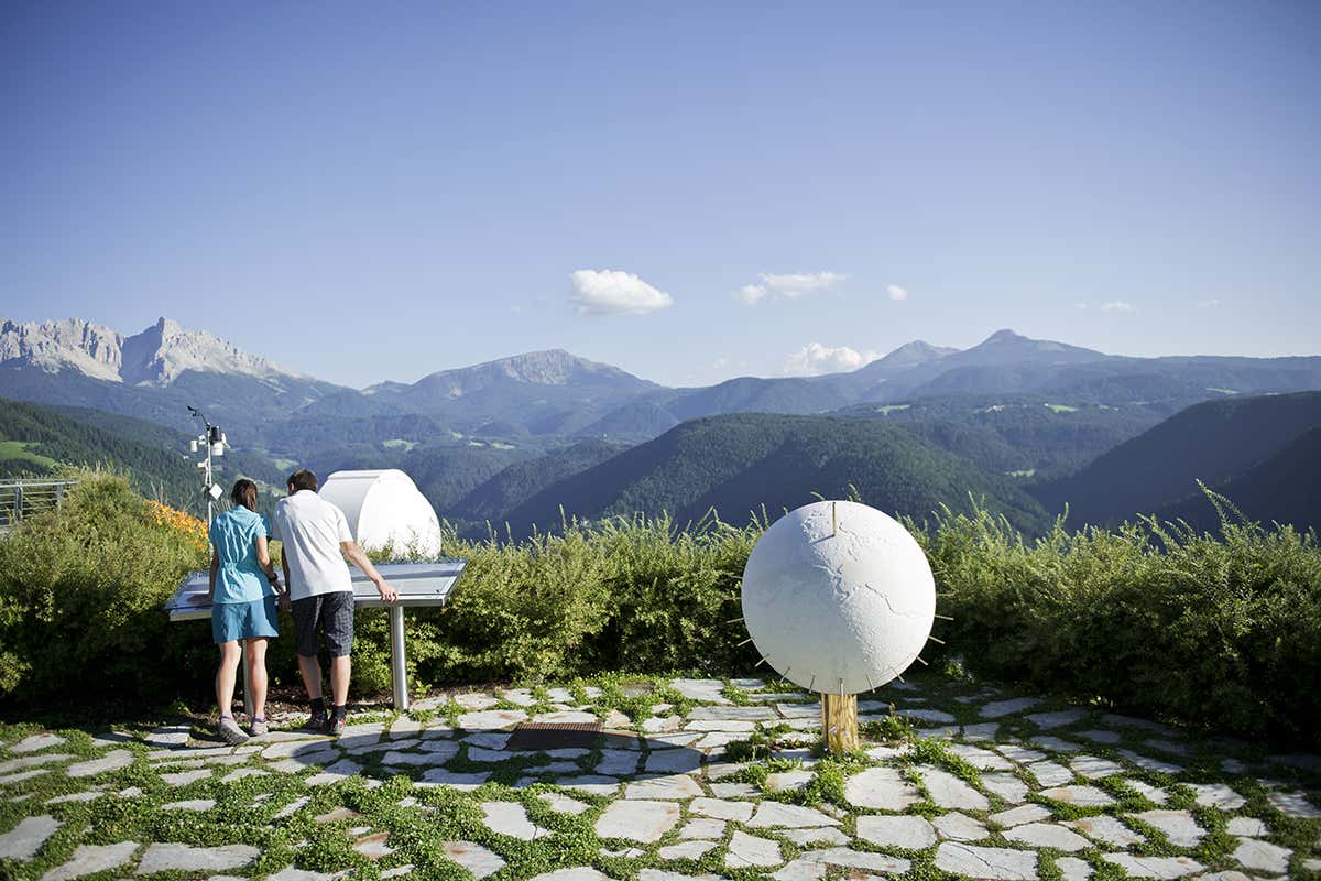 Sentiero dei Pianeti. Foto: Val d’Ega  E quindi uscimmo (dal bosco) a riveder le stelle della Val d’Ega