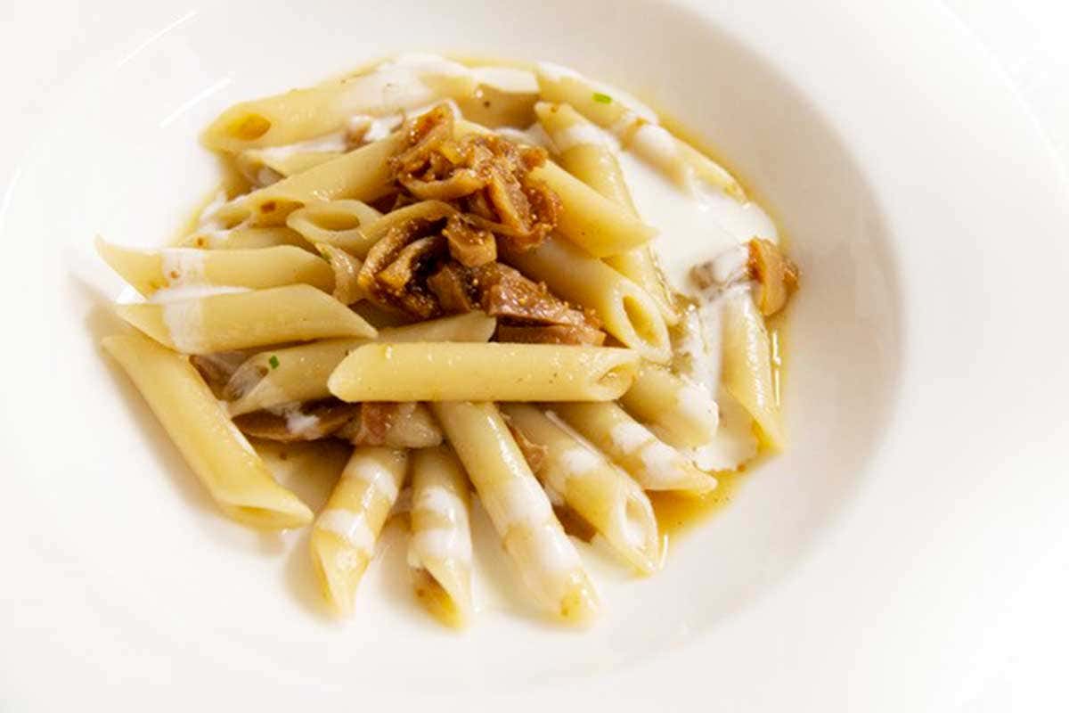 Amatriciana con i fichi secchi (Credits: Luigi Arcangeli e Barbara Sagripanti per Due Cigni) &quote;Dalla Vigna alla tavola&quote; fa tappa ai Due Cigni di Rosaria Morganti