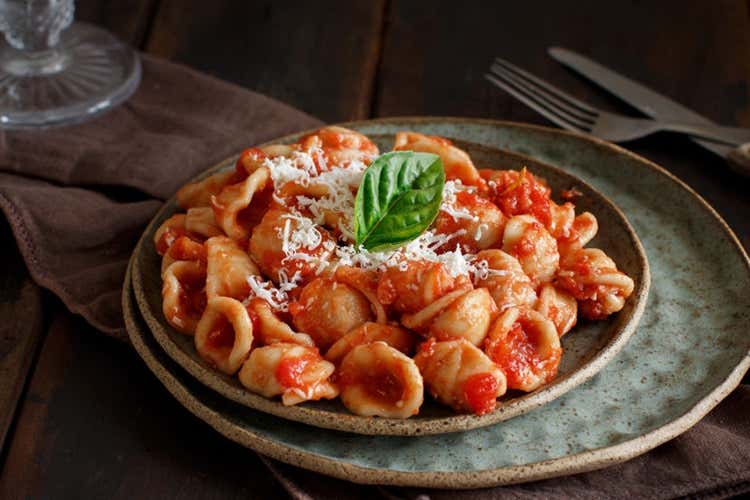 I piaceri della tavola:cibo e tradizioni pugliesi I piaceri della tavola:cibo e tradizioni pugliesi