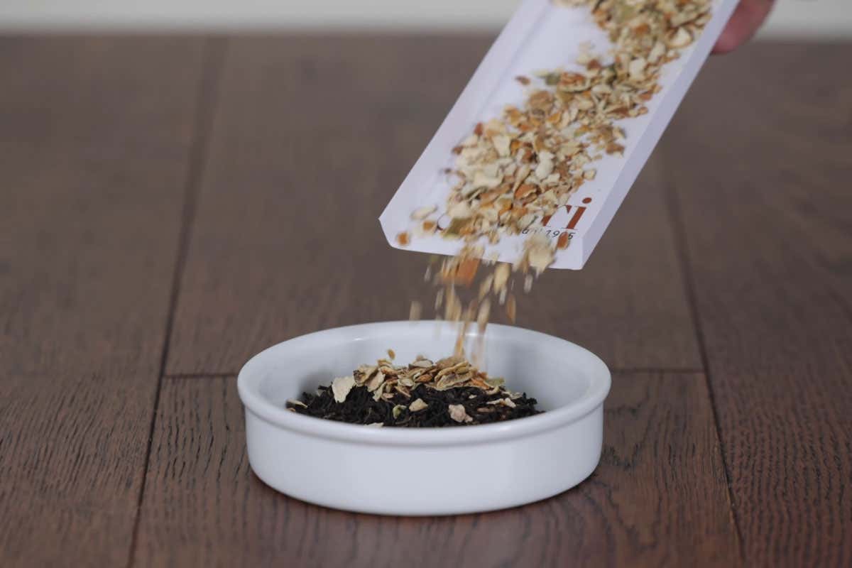 Il cannoncino d’autore della Pasticceria Roberto incontra il tè nero agli agrumi