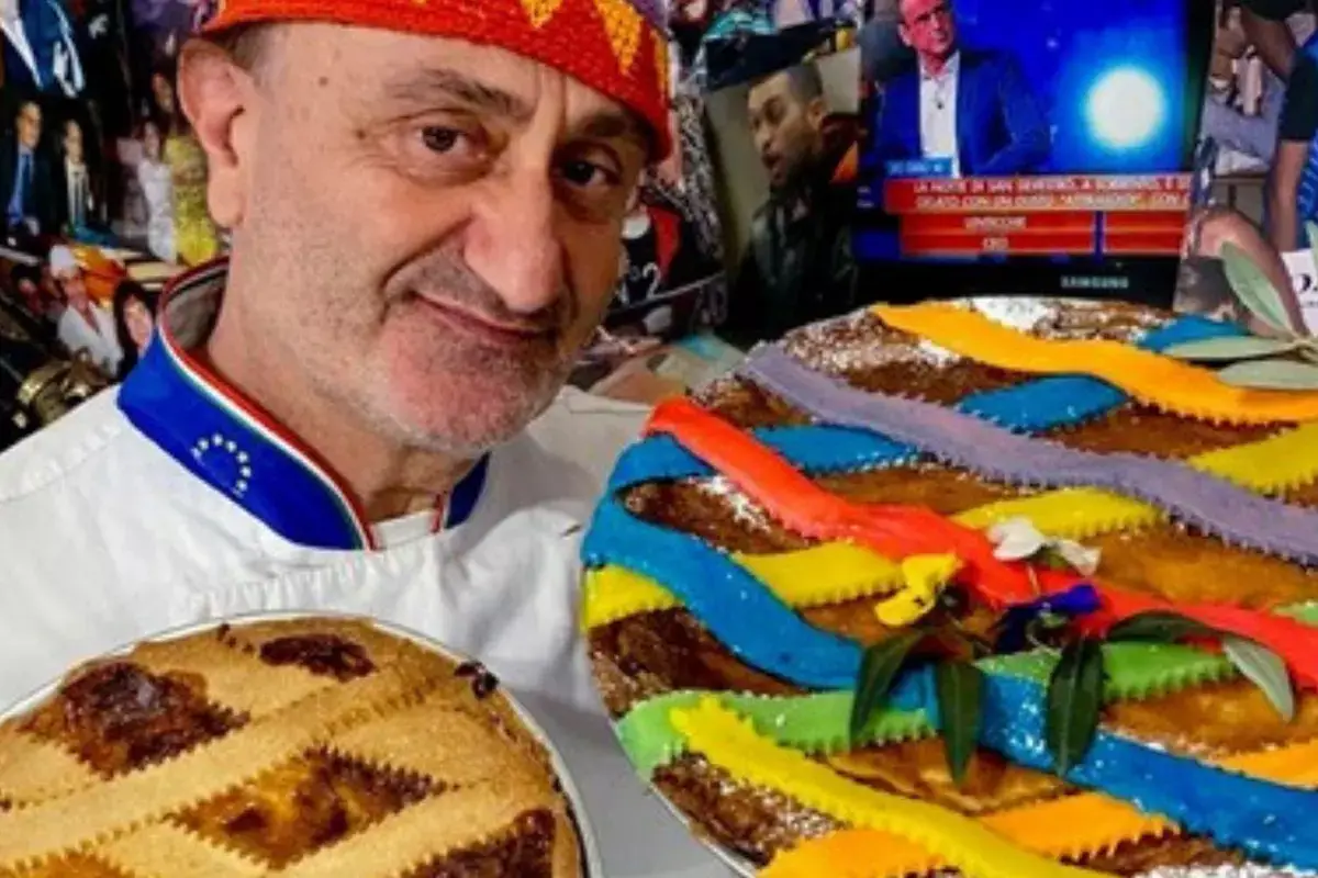 Antonio Cafiero e la Pacestiera. Foto: Ansa Pasqua, a Sorrento arriva la Pacestiera per la pace in Ucraina