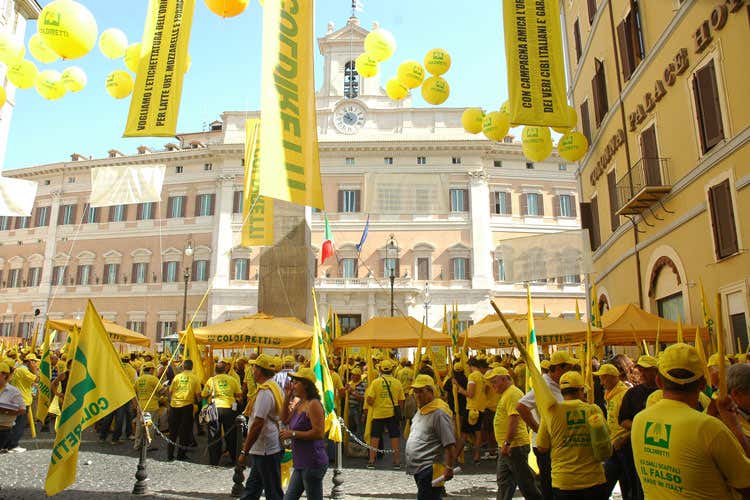 (Pastori sardi e Governo, riparte il tavolo Dispersi finora 3 milioni di litri di latte)