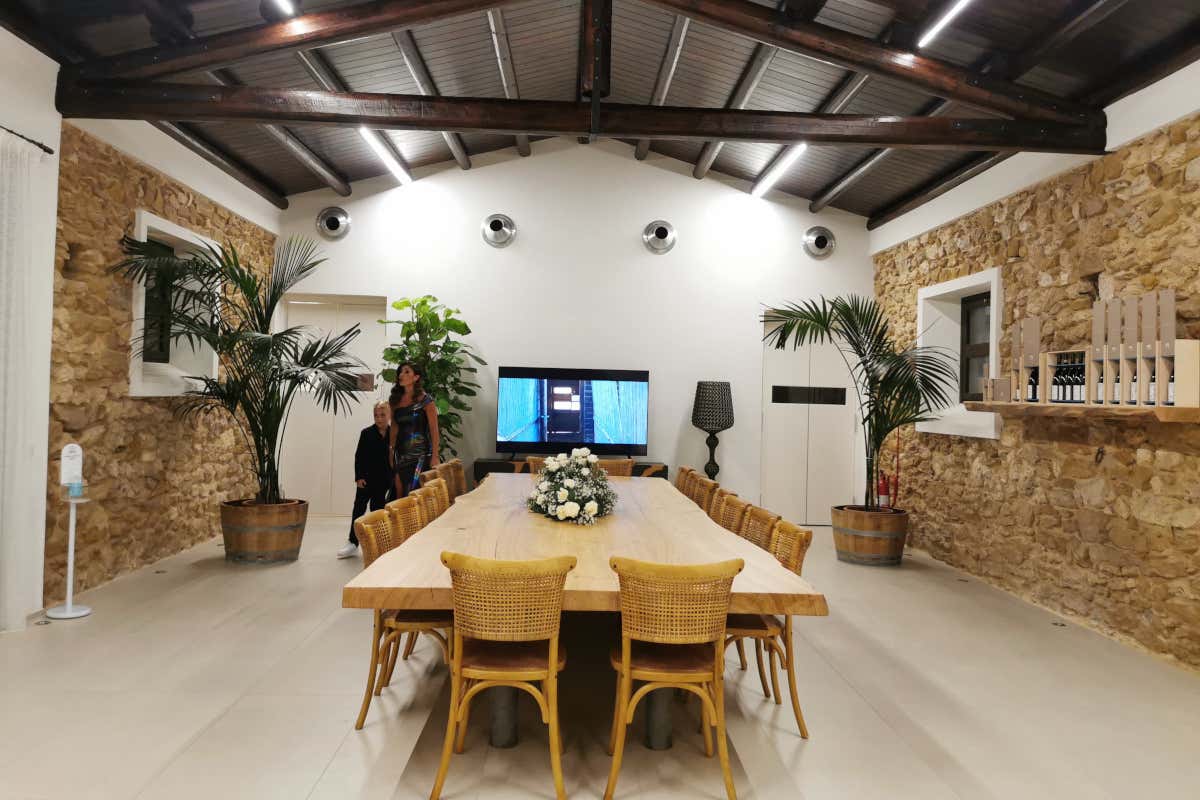 L'elegante sala degustazione della cantina di Casa Grazia