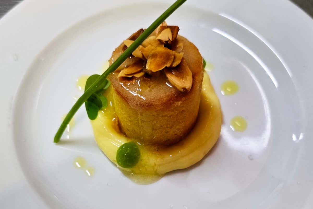 Lia Spallino con il dolce finale, delizia con il Cicireddro, un incontro di delicatezza e memoria