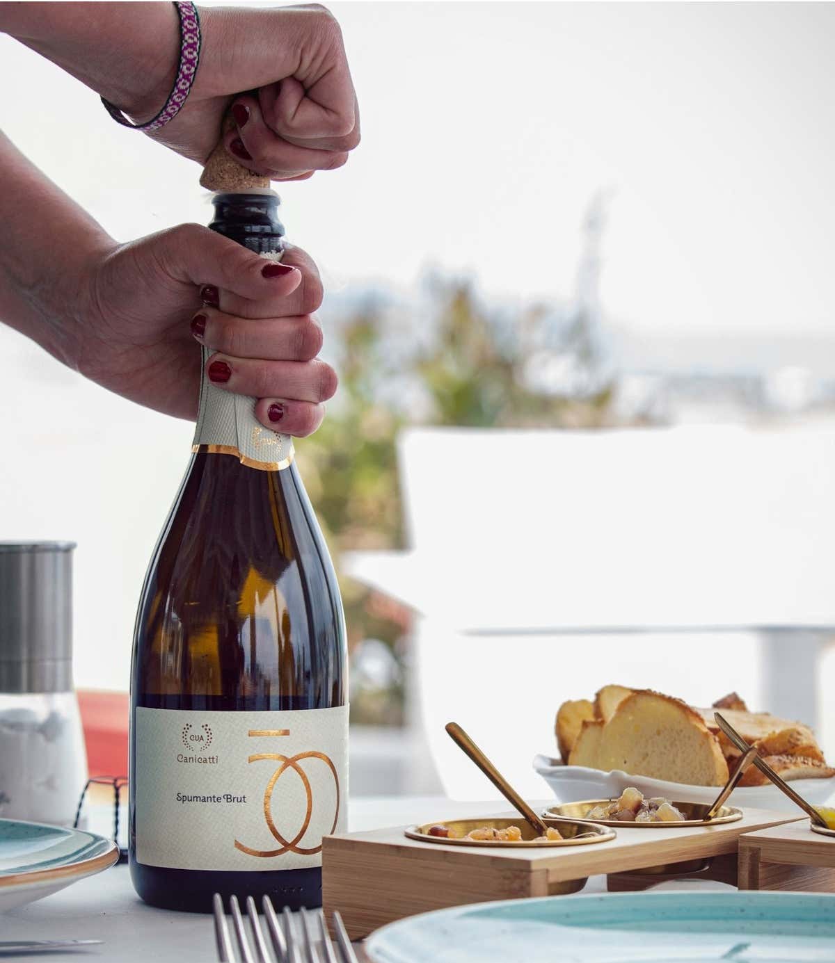 Dal Brut al Rosé: i migliori spumanti della Sicilia in Metodo Martinotti Dal Brut al Rosé: i migliori spumanti della Sicilia in Metodo Martinotti