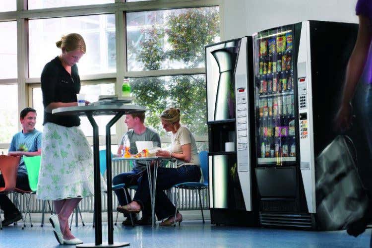 Pausa caffè alle macchinette, un must Spesa annua da 3,5 miliardi di euro - Italia a Tavola