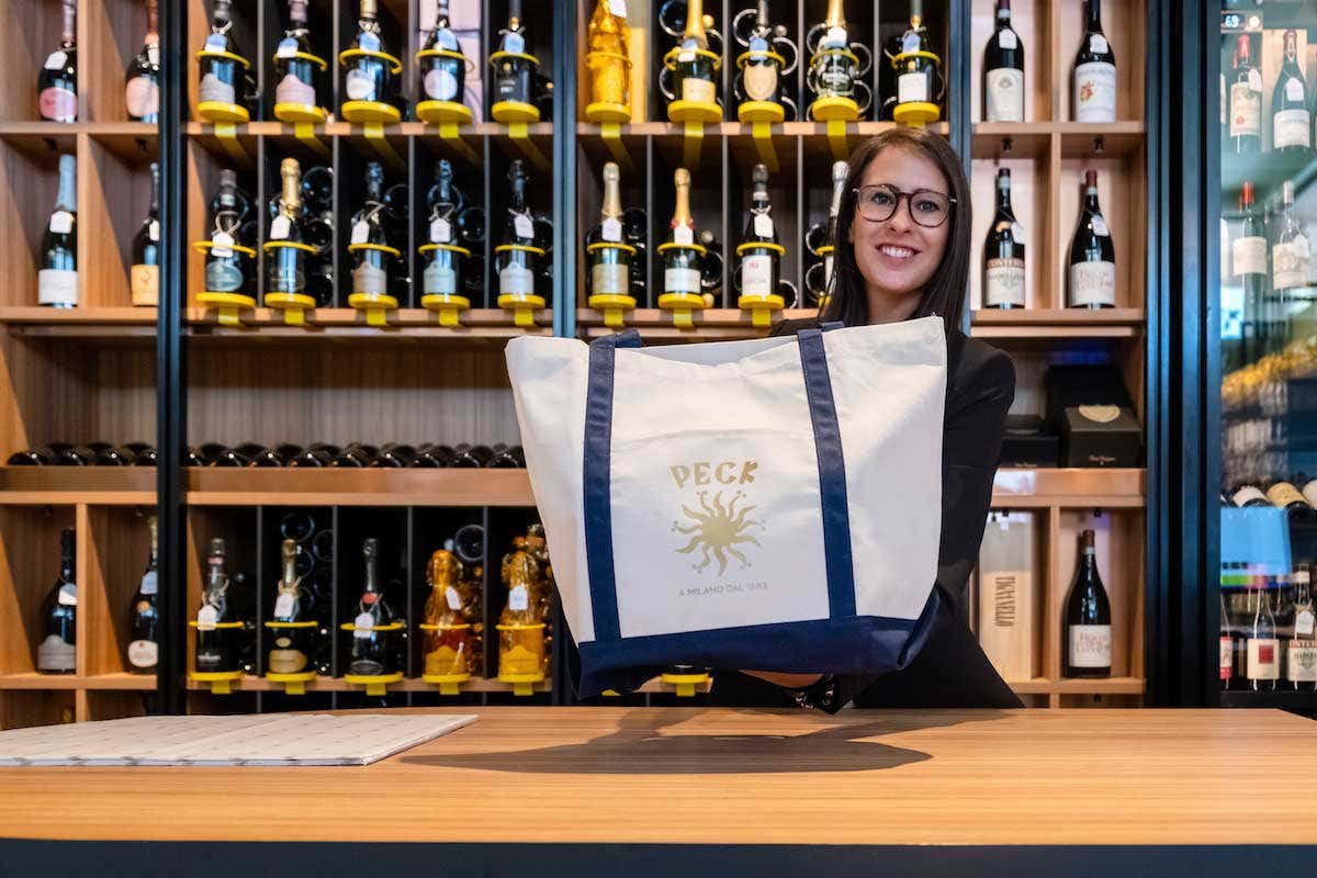 L'accoglienza da Peck a Forte dei Marmi Nuovi orizzonti per Peck. Apertura a Forte dei Marmi