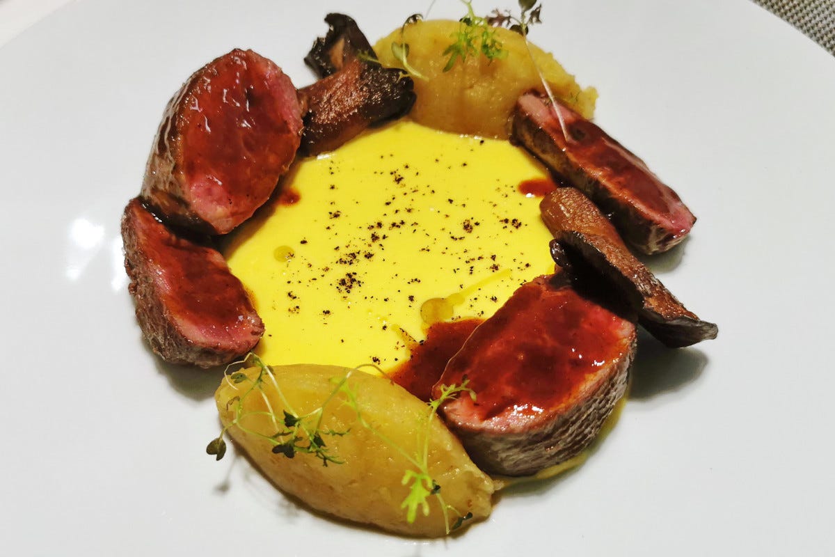 Pecora con lemon curd salato, cardoncelli e patata schiacciata Il nuovo corso del Ristorante 131 proposta gourmet che guarda al territorio