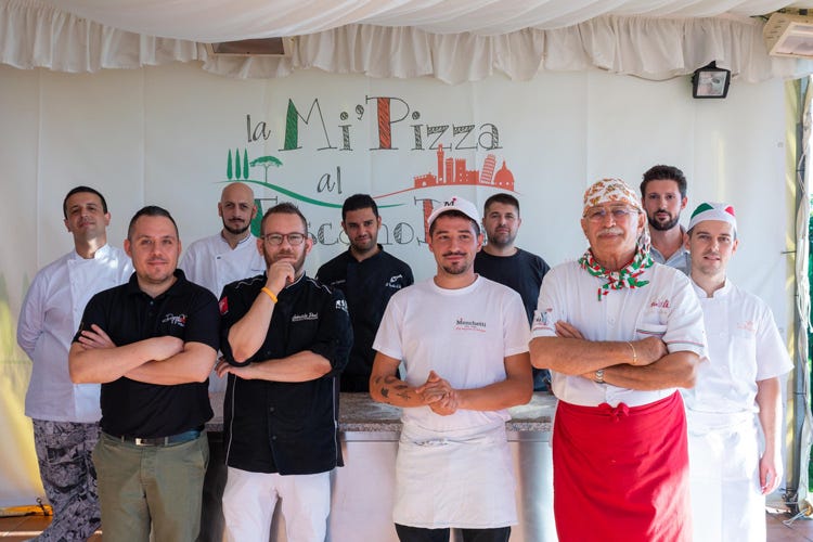 I pizzaioli toscani che hanno partecipato all'iniziativa (Il Pecorino Toscano sposa la pizza)