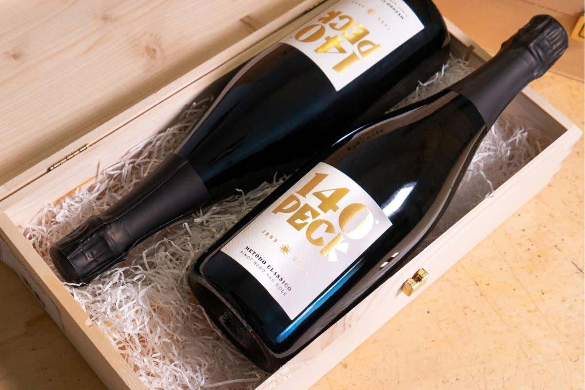 Peck celebra i 140 anni con una speciale etichetta di vino spumante Metodo Classico