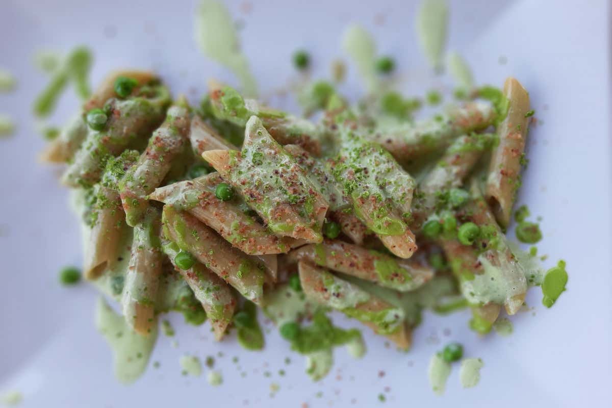 Penne Panna e Prosciutto secondo me di Andrea Ponzinibio Penne panna, piselli e prosciutto secondo me