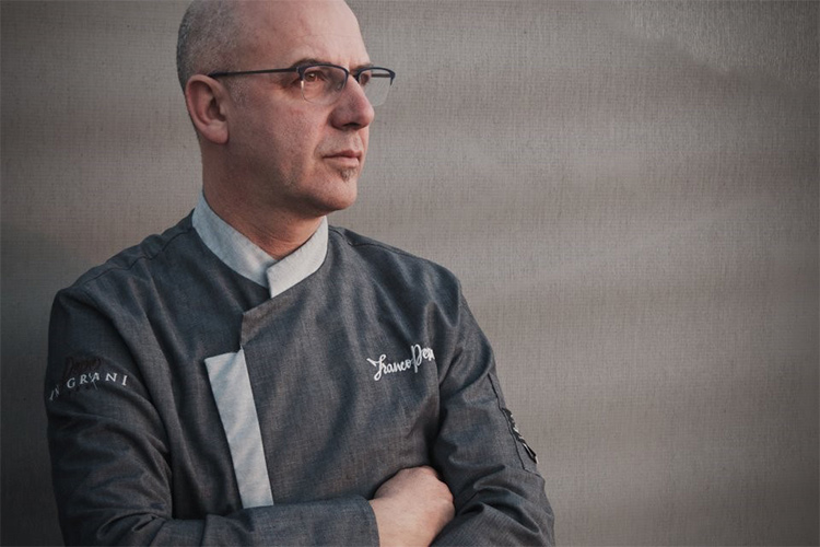 Franco Pepe (Franco Pepe a contatto coi clienti Il tavolo ad un passo dal forno) Franco Pepe (Franco Pepe a contatto coi clienti Il tavolo ad un passo dal forno)
