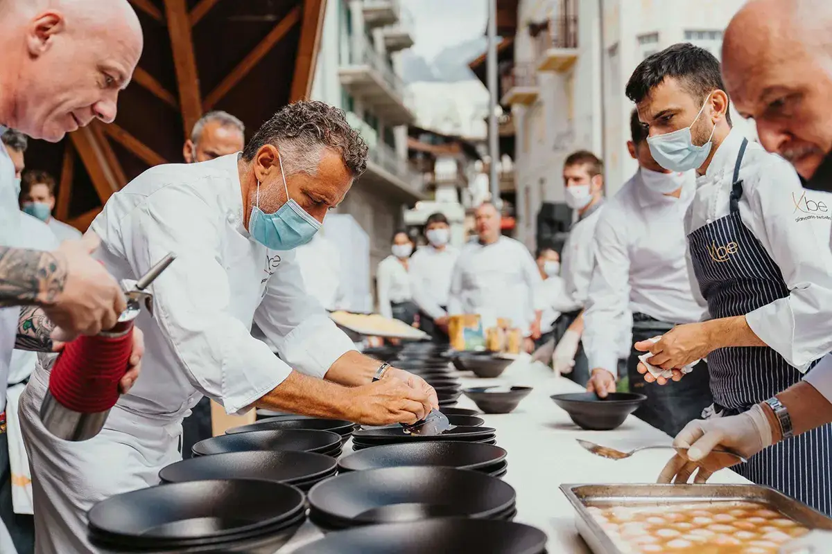 Un po' cuoco, un po' pasticcere, un po' imprenditore Giancarlo Perbellini, lo chef-imprenditore che sfida la pandemia