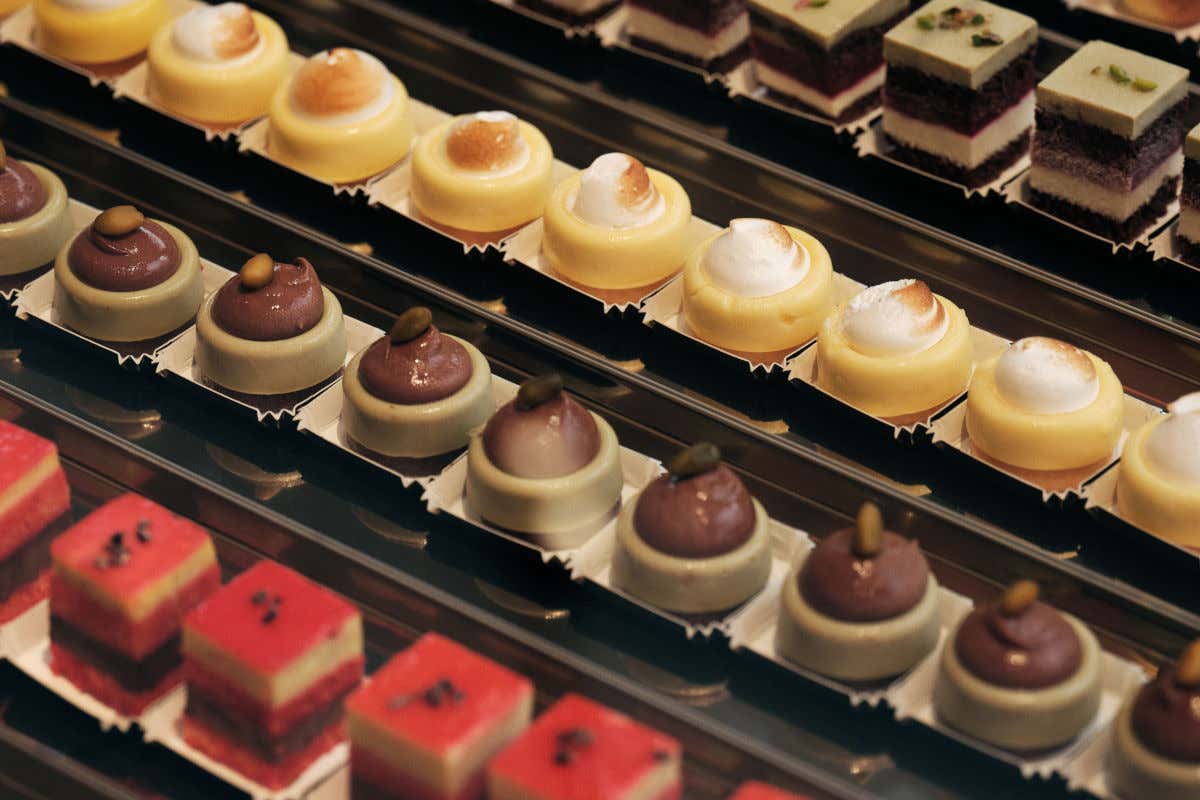 Alcune dolci proposte del Café Trussardi by Giancarlo Perbellini Riapre Palazzo Trussardi con Cafè e Ristorante guidati dal cuoco Perbellini