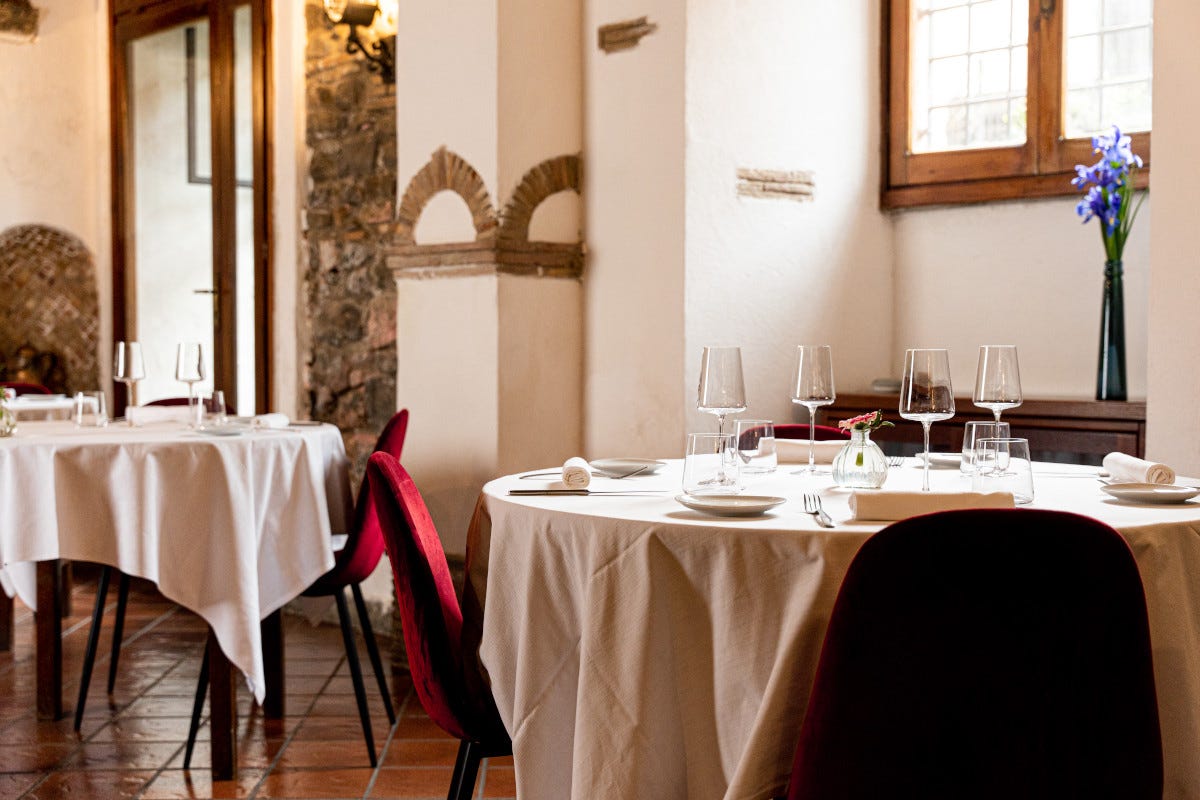 Pane caldo e pochi tavoli: siamo al ristorante Vecchio Ponte di Bracciano