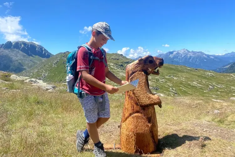 &nbsp; il Sentiero delle Marmotte ph Trentino dei Bambini Alla ricerca della Pietra del Tempo, nuova avventura per famiglie all'Alpe Tognola