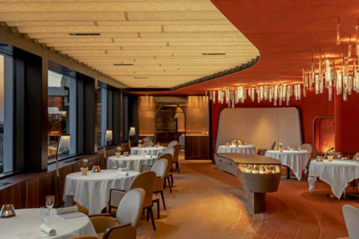 La sala del ristorante La Pergola di Heinz Beck