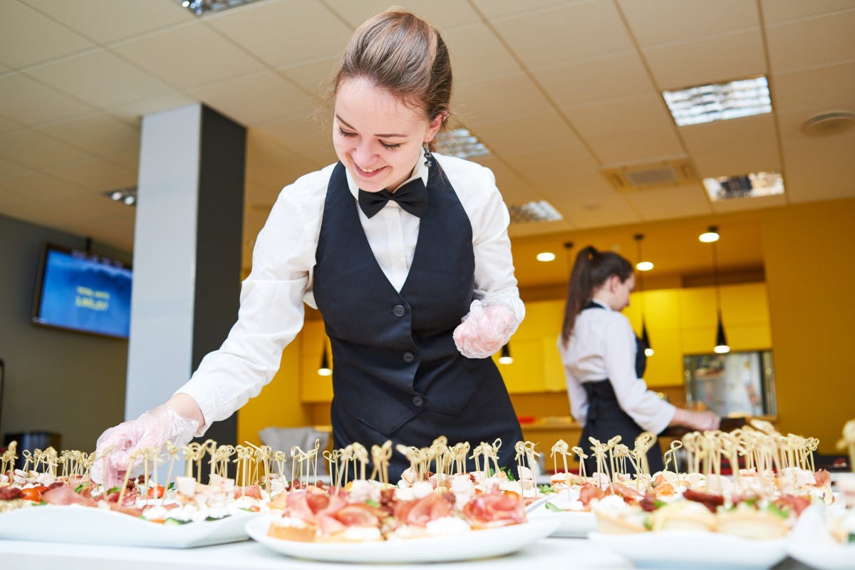 Carenza di personale: come rendere appetibili hotel e ristoranti