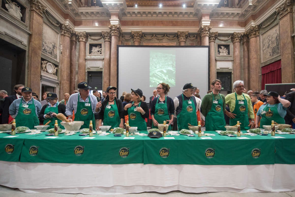 Genova: dal soggiorno nei Rolli fino al Campionato mondiale di pesto al mortaio