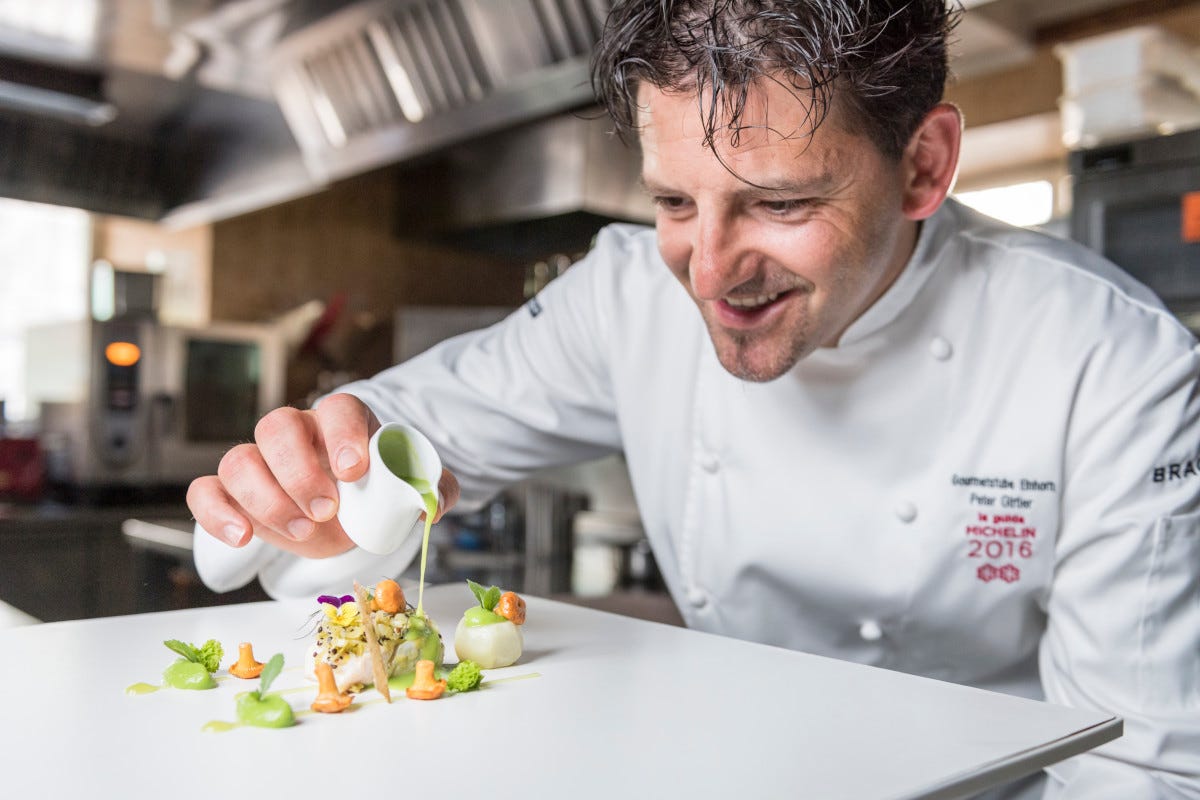 La cucina stellata di chef Peter Girtler al Romantik Hotel Stafler di Vipiteno