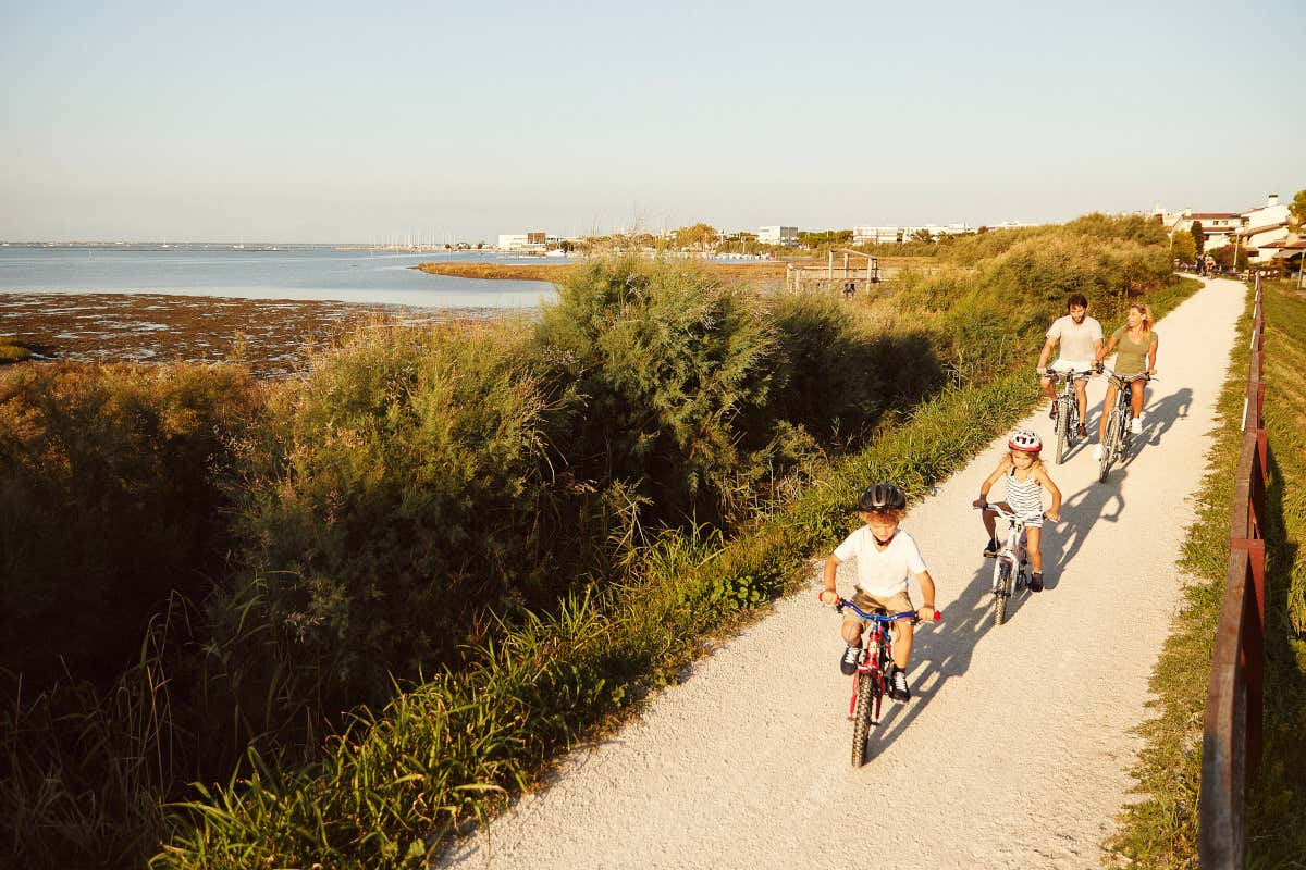 Cicloturismo sempre più sostenibile: i Green Road Award premiano la Liguria