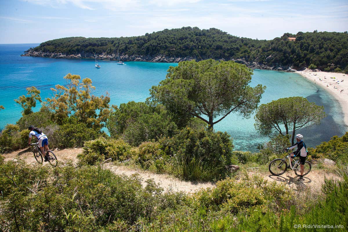 Cicloturismo sempre più sostenibile: i Green Road Award premiano la Liguria