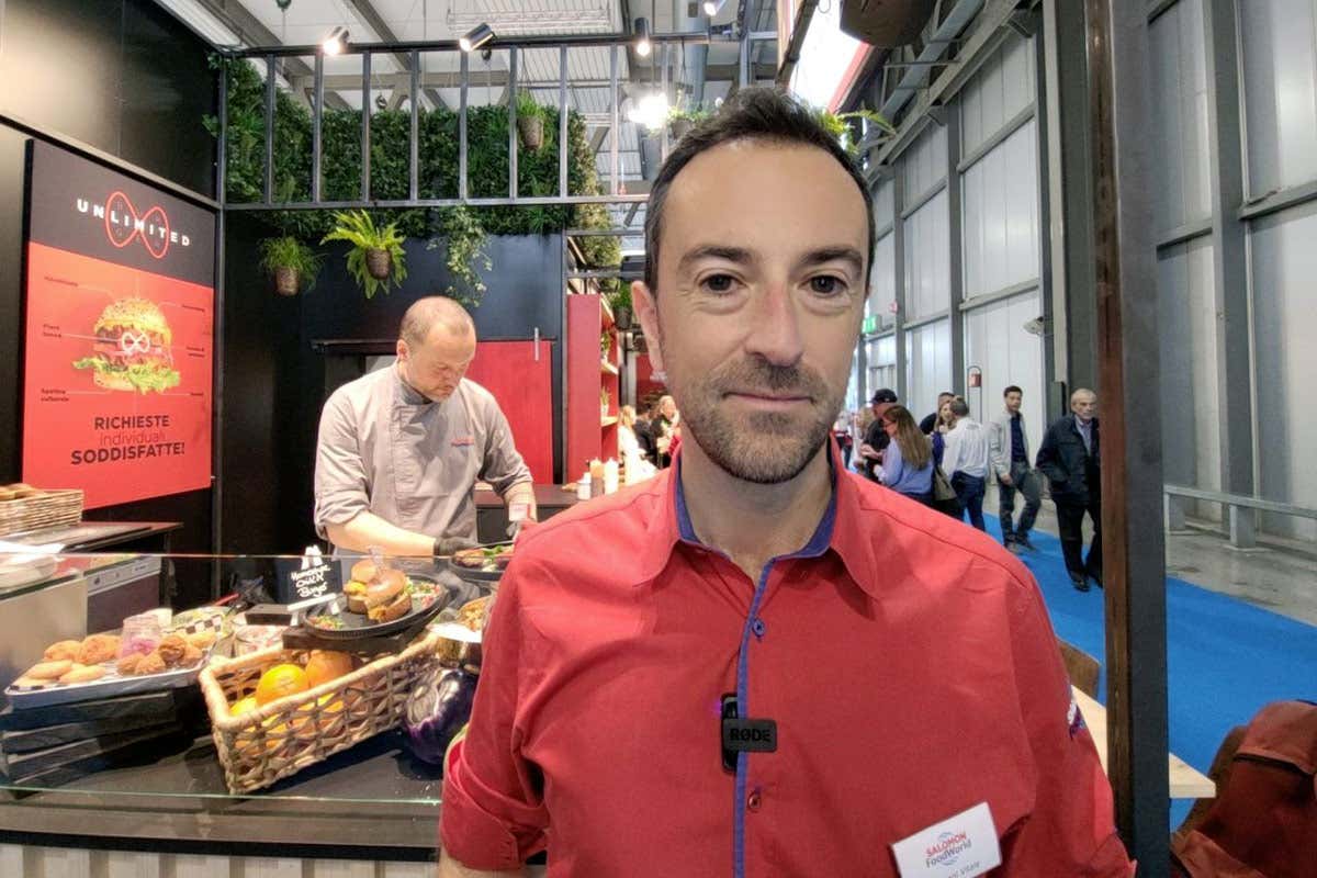 Giovanni Vitale, responsabile commerciale Italia di SALOMON FoodWorld® Con SALOMON FoodWorld® arriva il catalogo Burger Unlimited: una proposta di hamburger senza limiti