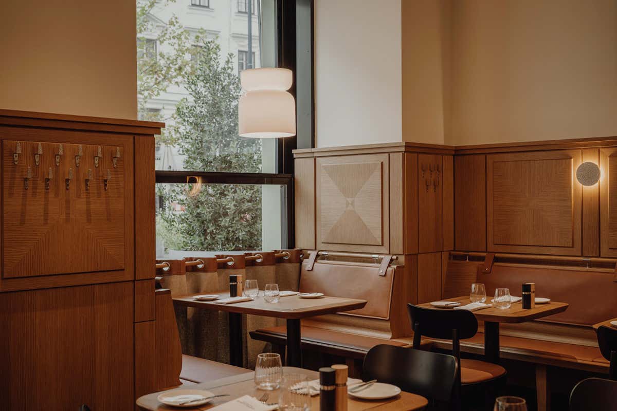 Al Plachutta, il Tafelspitz è protagonista, simbolo della grande tradizione viennese.