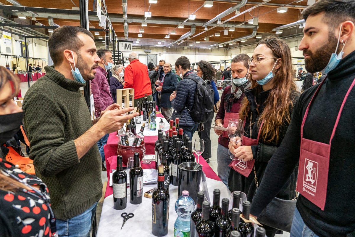 Una precedente edizione del Mercato dei vini e dei vignaioli indipendenti A Piacenza torna il Mercato dei vini dei vignaioli indipendenti