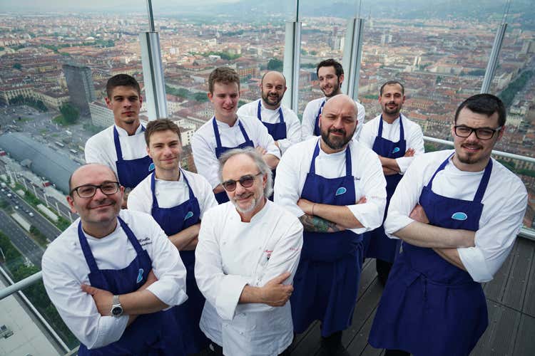 Marco Sacco e la sua brigata di cucina (Piano 35, nuova stagionesotto la guida di Marco Sacco)