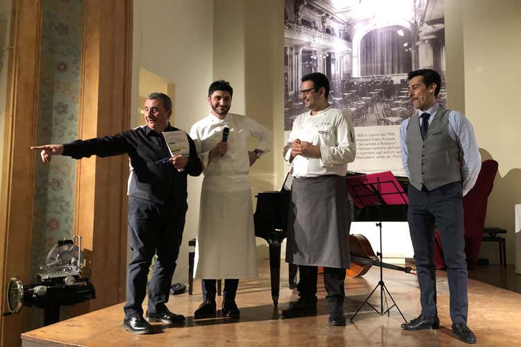 (Piatti stellati e giovani talenti A Bologna in scena la cena a teatro) (Piatti stellati e giovani talenti A Bologna in scena la cena a teatro)