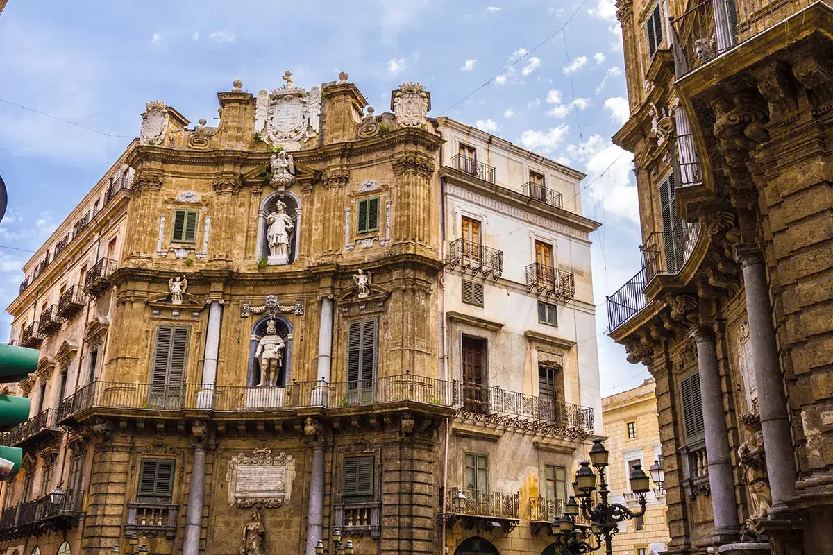 Piazza Quattro Canti Pasticceria Cappello a Palermo, due indirizzi che valgono il viaggio